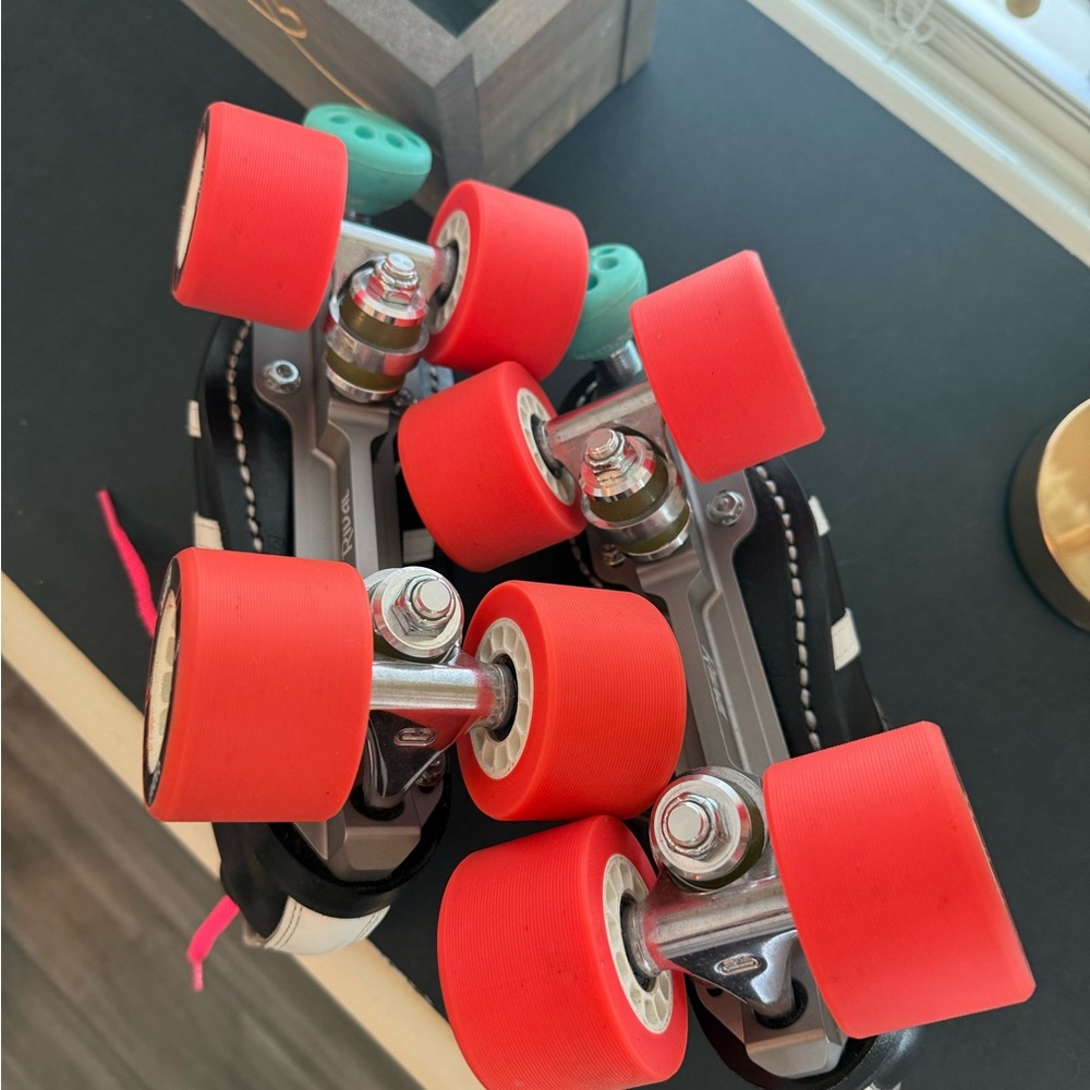 Riedell Derby Speed Skates - Picture 2 of 5